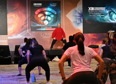 5 movimiento de Ba Duan Jin ú ocho brocados de seda